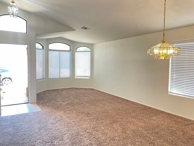 Foto del edificio - RANCHO EL DORADO INTERIOR UPDATE 3 BEDROOM...