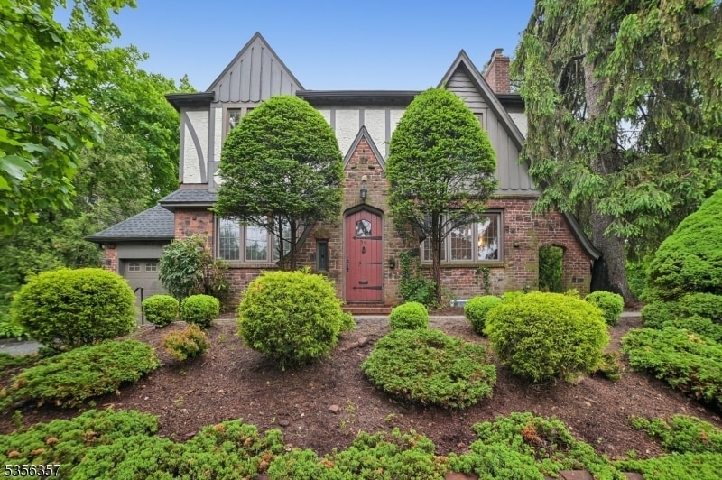 Primary Photo - 55 Shepard Pl