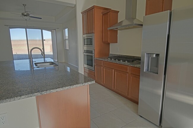 Foto del edificio - Great 3 Bedroom 2 Bath 2 Car Garage !