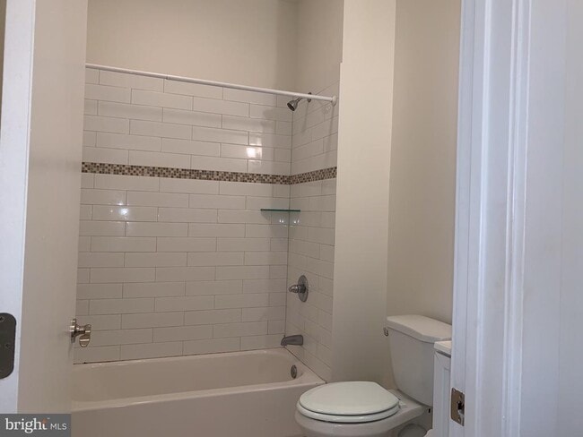 Building Photo - 1300 Spruce St