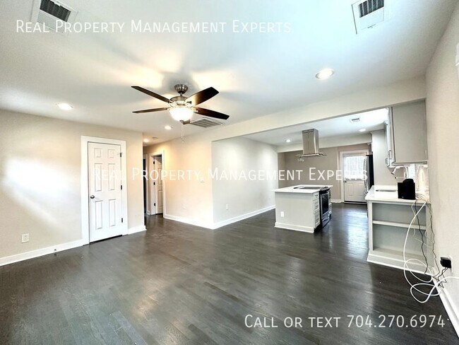 Foto del edificio - 1434 Orvis St