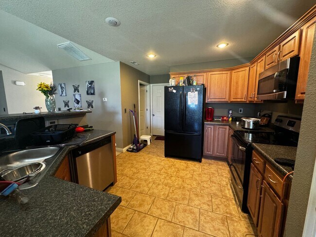 Building Photo - 136 Kale Ct., St. Robert MO 65584
