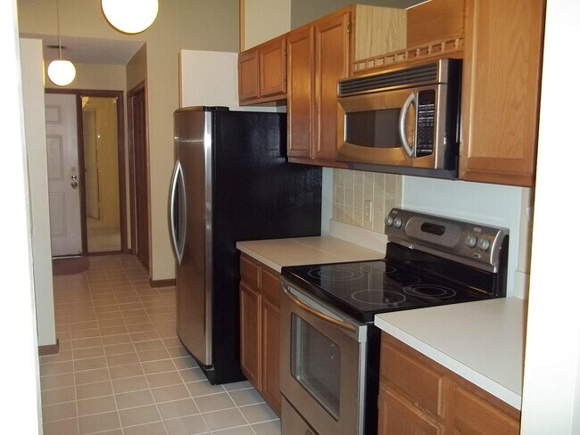 Building Photo - 2995 Bent Pine Dr