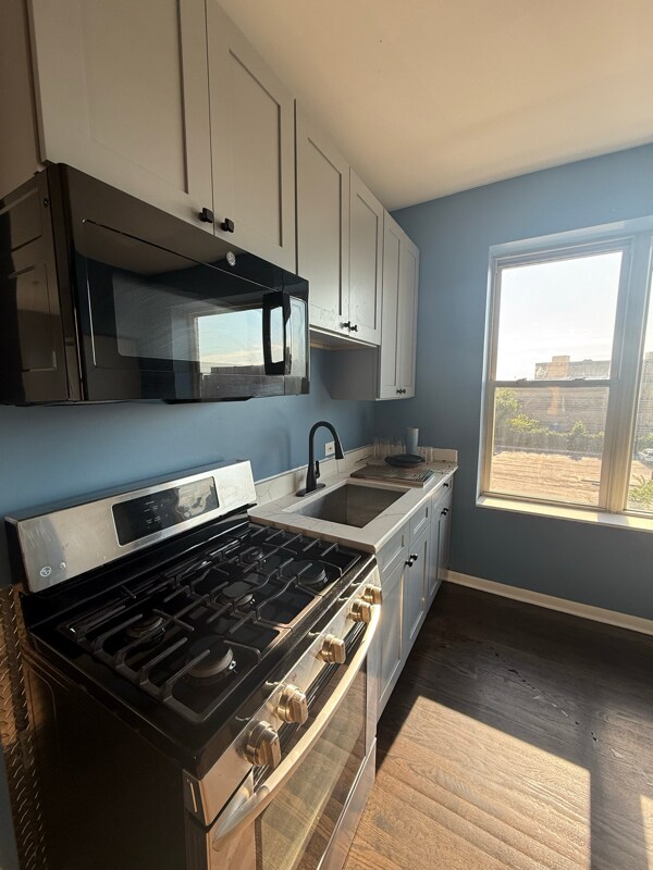 Foto principal - 1856 W 18th St