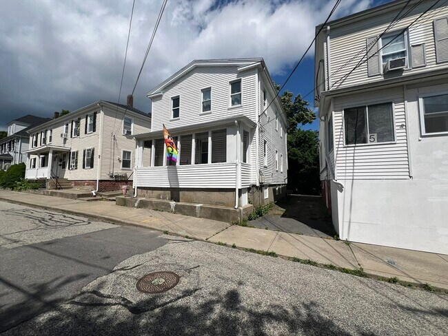 Building Photo - 5 1/2 Savery's Ln