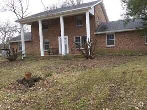 Building Photo - 779 New Shackle Island Rd