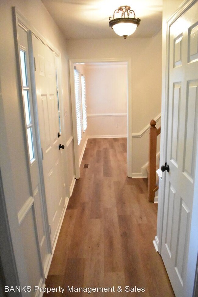 Building Photo - 4 br, 2.5 bath House - 11709 New Bond St