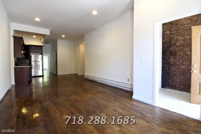 Building Photo - 285 Eldert St