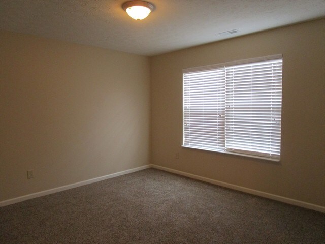 Building Photo - 2562 Bluewood Way