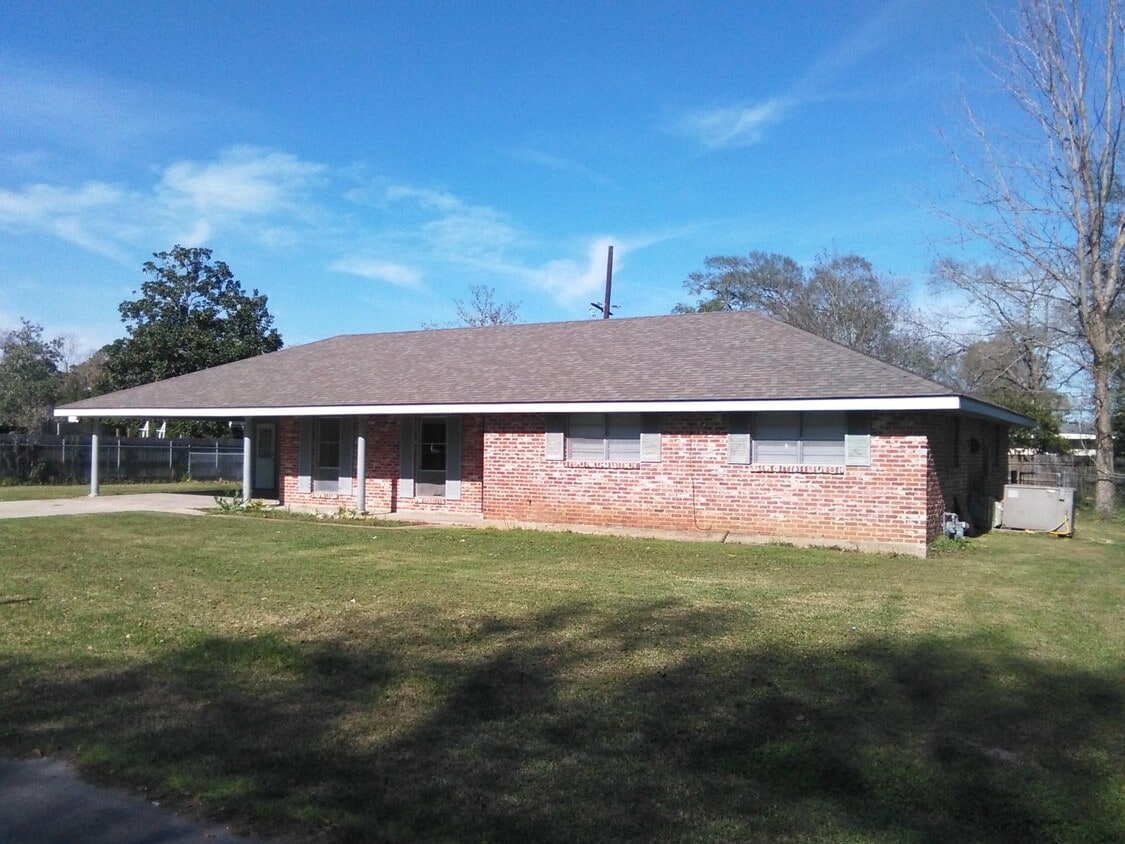 316 Meadow Ln, Lafayette, LA 70506 House Rental in Lafayette, LA