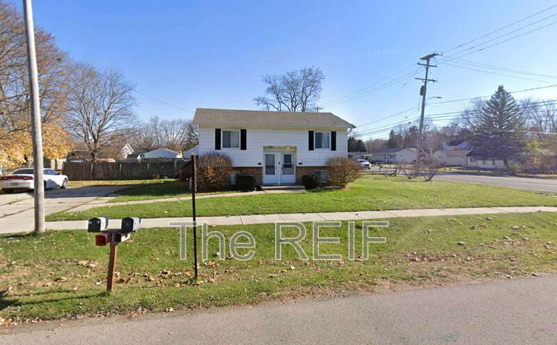 Photo - 2010 Adelpha Ave