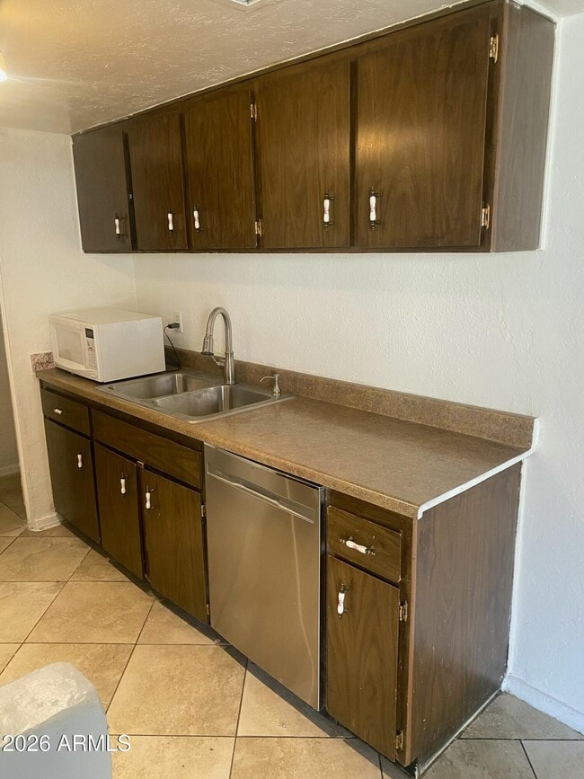 Foto del edificio - 4056 W Mesquite Ln