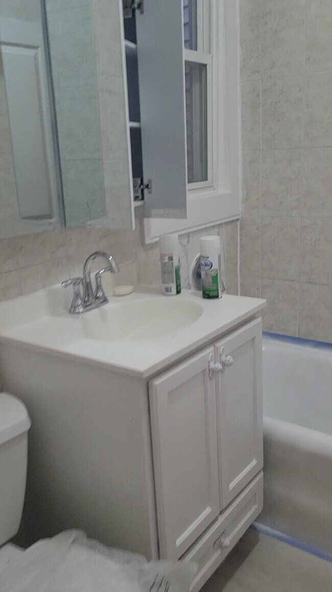 New bathroom - 1442 Queen Anne Rd