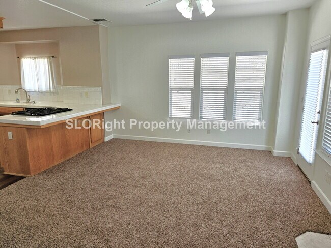 Foto del edificio - AVAILABLE AUGUST - Spacious 3 Bed / 2.5 Bath Templeton Condo