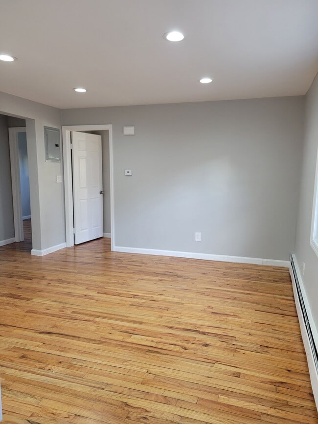 Building Photo - 3-35 Beach 87th St