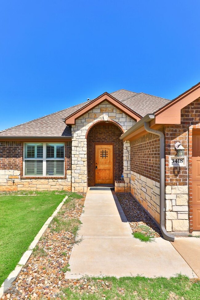 Foto del edificio - 3/2/2 in Butterfield Meadows!