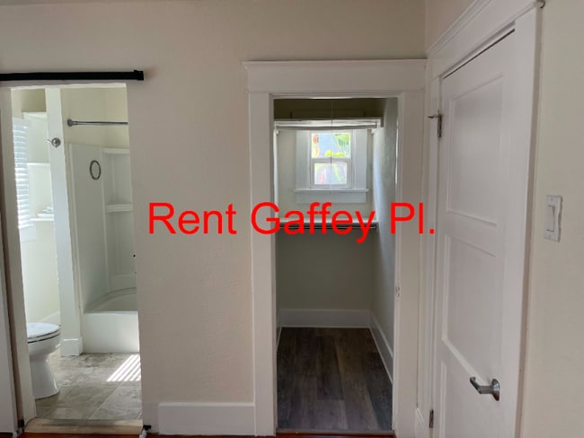 Building Photo - 827 N Gaffey Pl