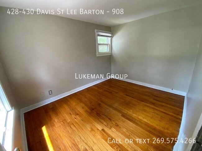 Foto del edificio - 428-430 Davis St Lee Barton-908