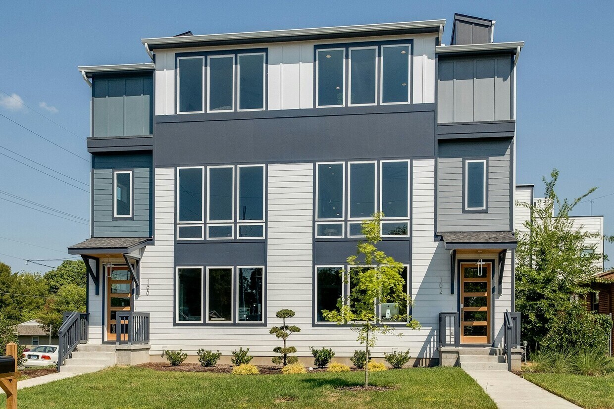 Photo - 102 Marshall Court