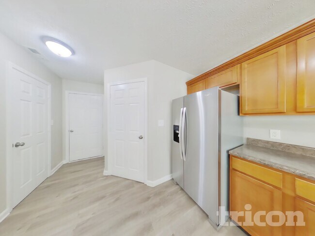 Foto del edificio - 2337 Middle View Dr