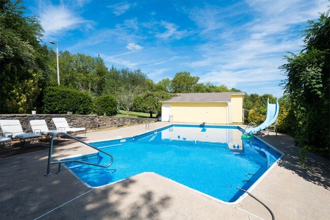 Building Photo - 1021 Emily Dr