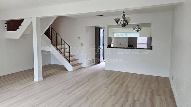 Foto del edificio - 1349 Tree Garden Pl