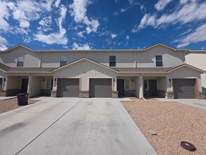 Building Photo - 615 Canyon Vista Way