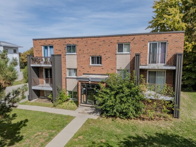 Photo du bâtiment - Crestview Suites