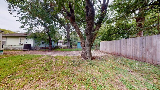 Building Photo - 3441 Mt Pleasant St