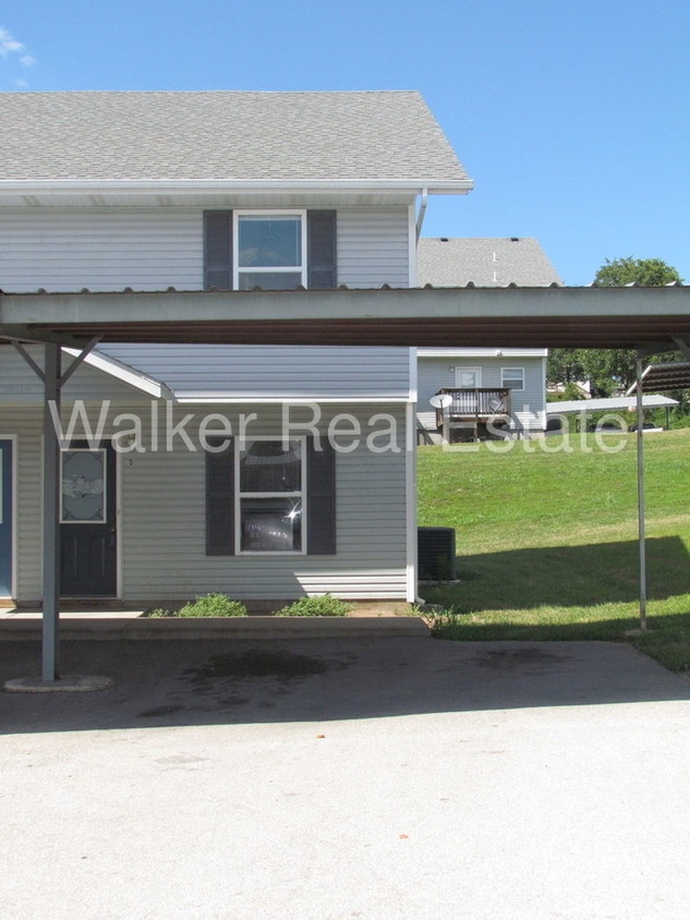 Primary Photo - 20370 Skyview Dr