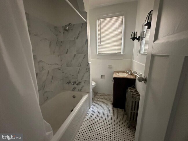 Foto del edificio - 2825 Ashland Ave
