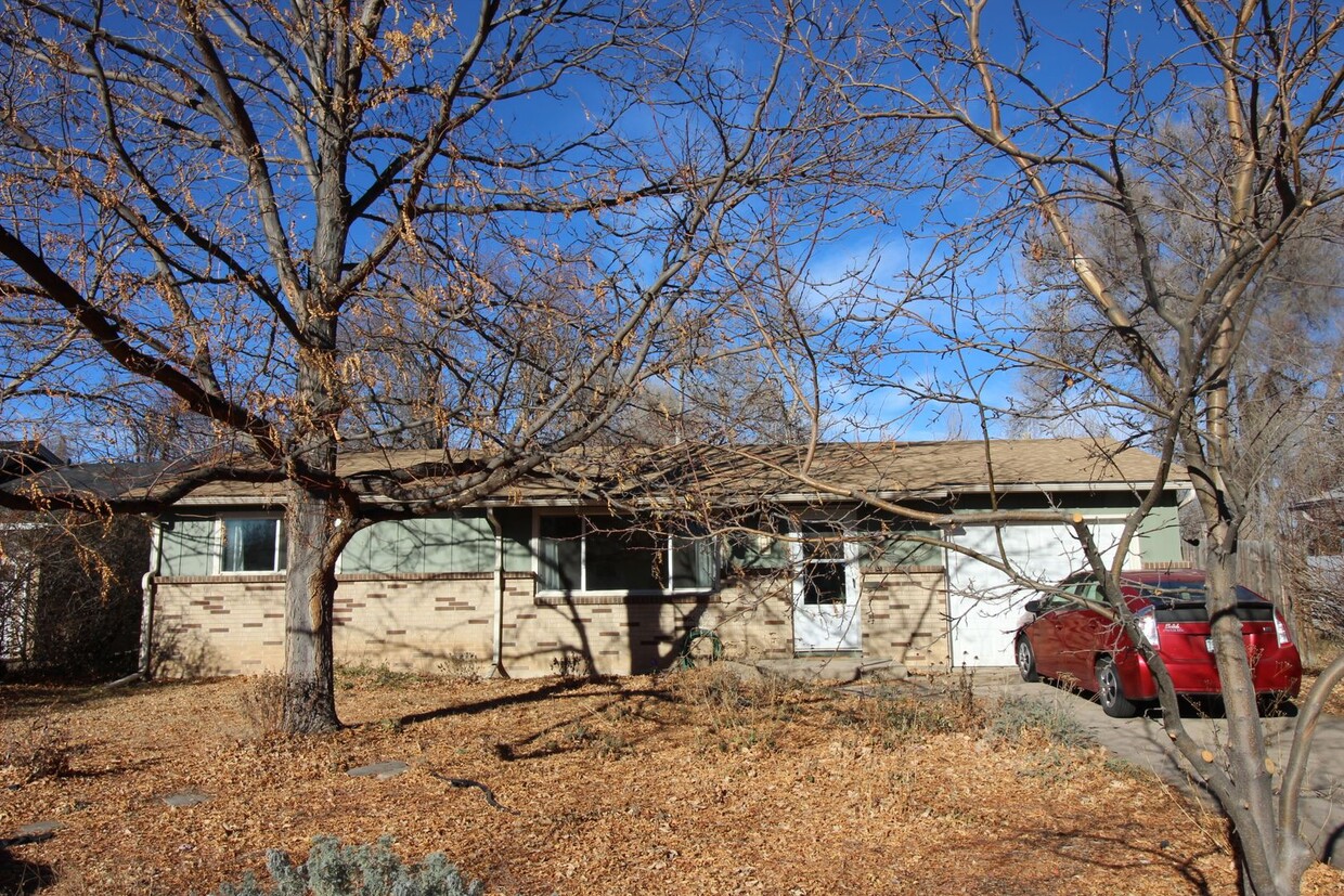 Foto principal - 2 Bedroom Bungalow in Fort Collins!