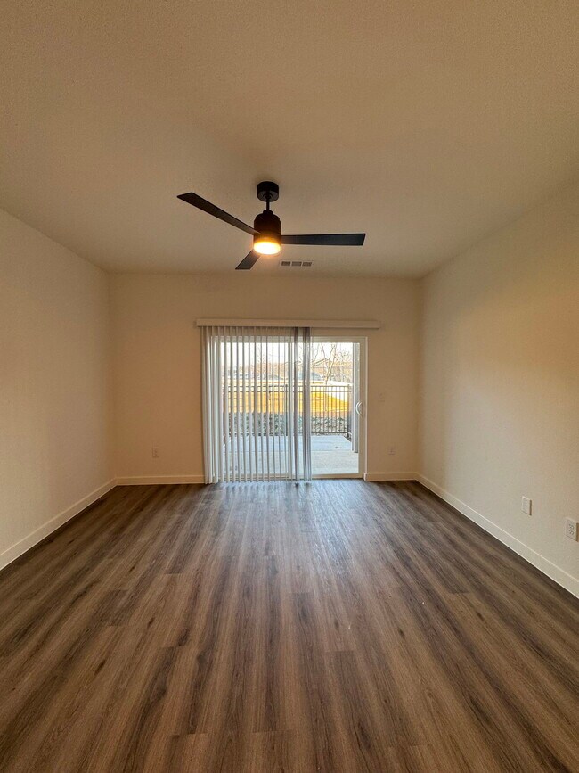 Foto del edificio - 751 N Saginaw Blvd