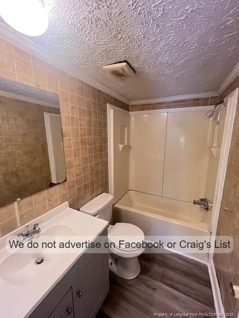 Building Photo - 2597 Pinecrest Dr