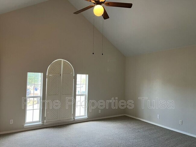 Foto del edificio - 1120 W Florence Ct