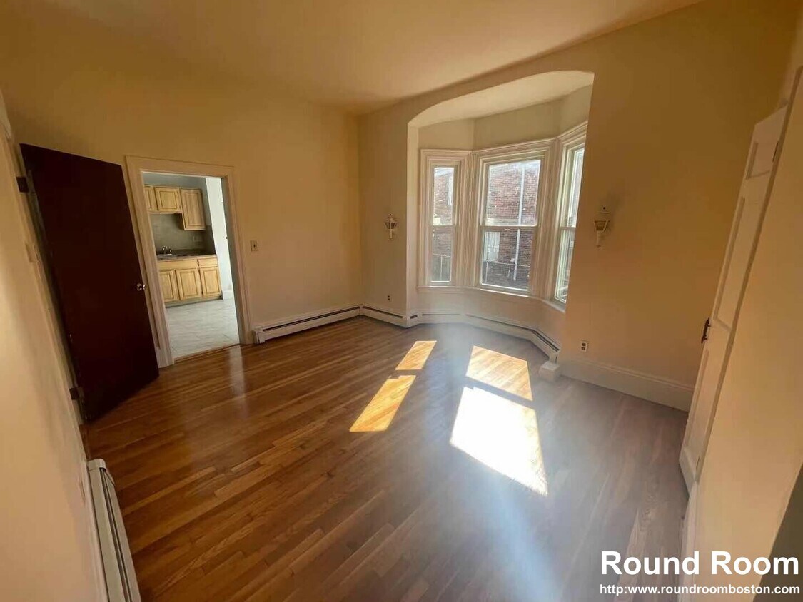 Primary Photo - 500 Metropolitan Ave