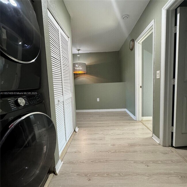 Foto del edificio - 1855 SW 89th Ter