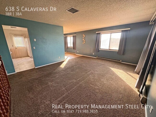 Building Photo - 3-bed 2.5 bath Home located in Pueblo West