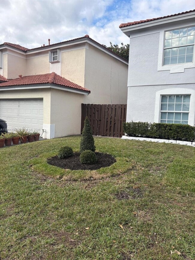 Foto del edificio - 10225 NW 57th Terrace