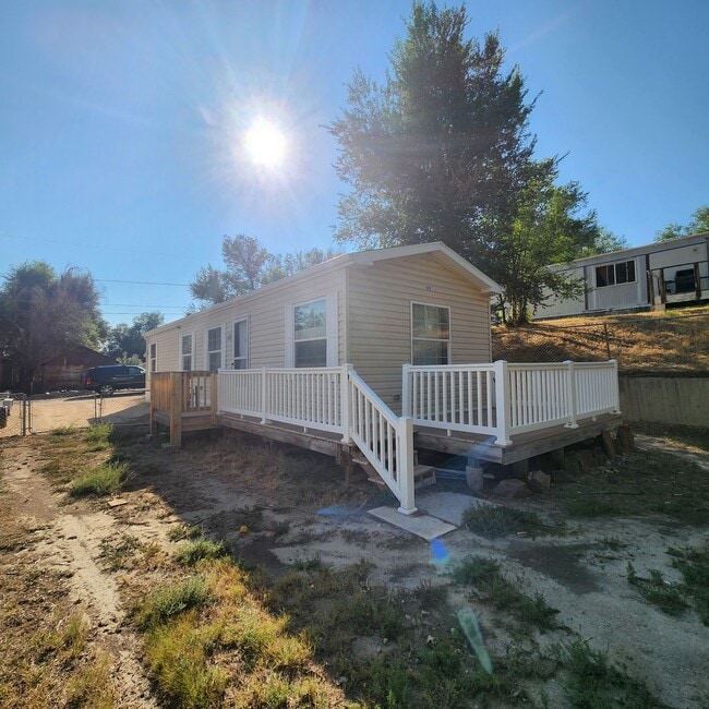 Building Photo - Cozy 2 Bedroom Mobile Home