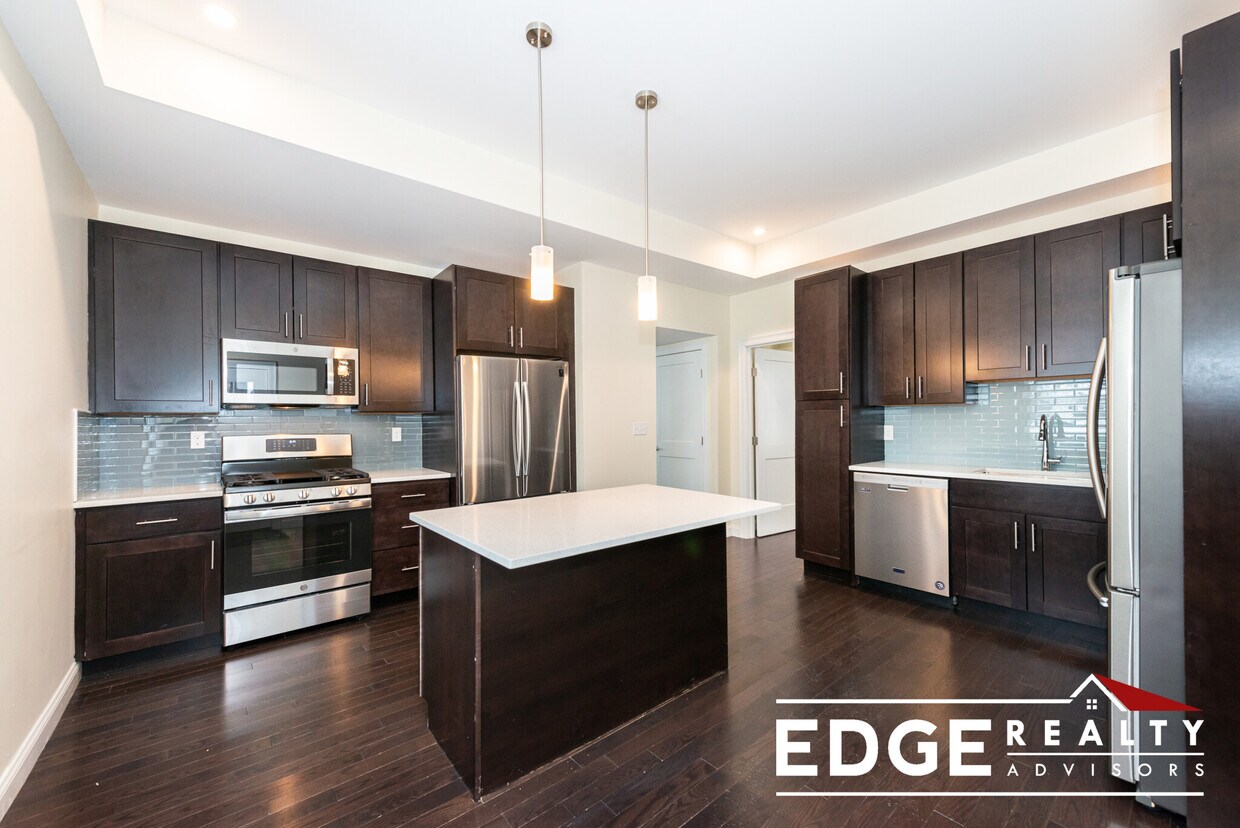 25 1st St Unit 2, Medford, MA 02155 Condo for Rent in Medford, MA