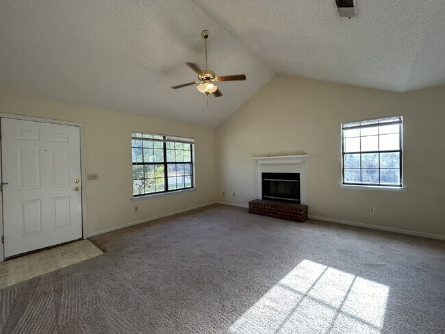 Foto del edificio - Home For Rent
