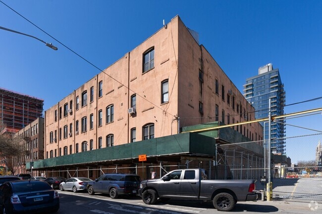 Building Photo - 282 Nevins St