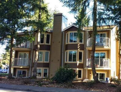 quiet private units - 280 NW Holly St
