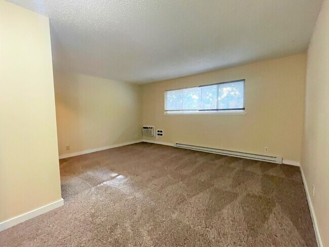 Building Photo - Now renting 2 bedroom Condo upstairs