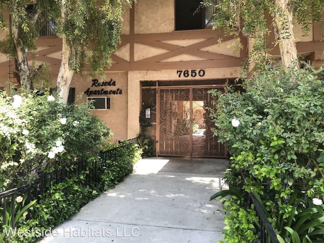 Foto principal - 7650 Reseda Blvd