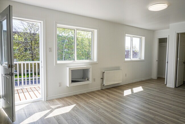 Building Photo - 630 Cummings Ave