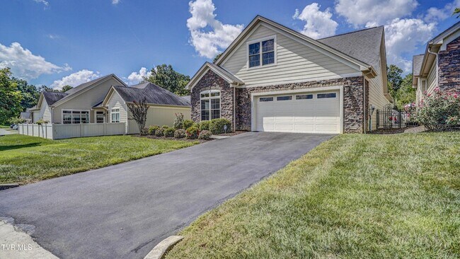 Foto del edificio - 1440 Hatterdale Farm Rd