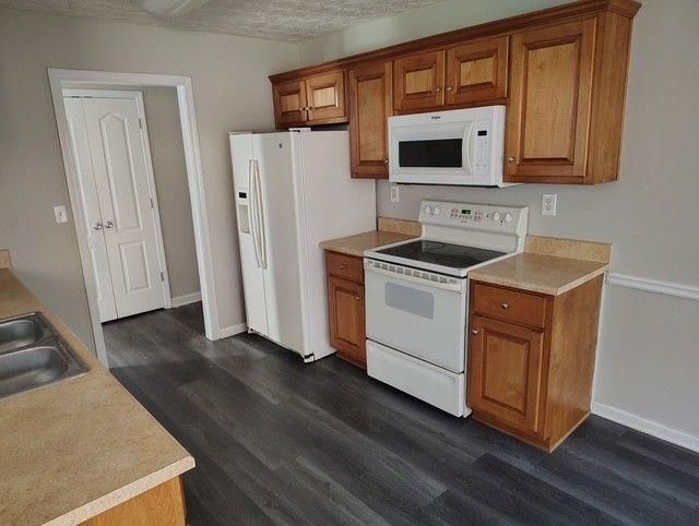 Foto del edificio - 85 Hollow Ct