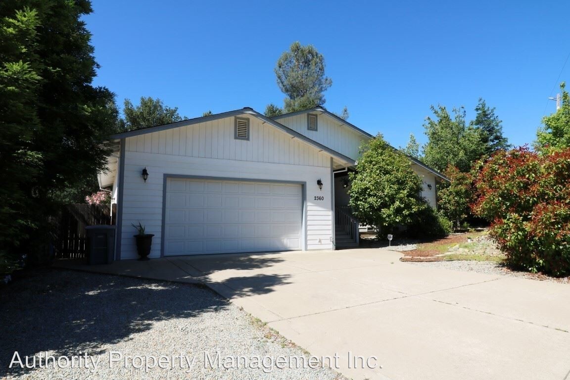 Primary Photo - 3 br, 2 bath House - 2360 O'conner Ave.